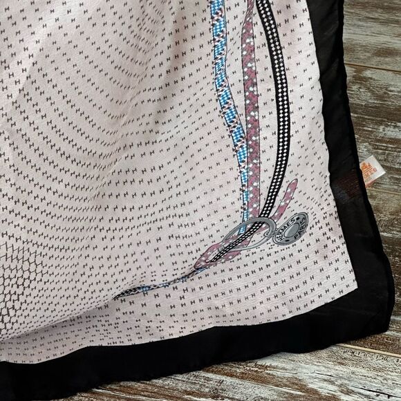Vtg Hermes Cheval Mirage Design Shaw or Scarf Rose Poudre Noir Gris 100% silk - Picture 3 of 11